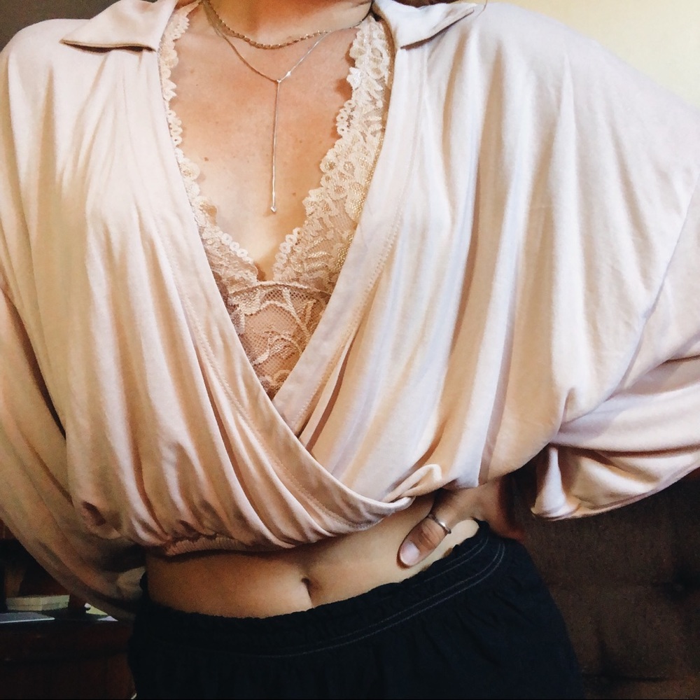 Beautiful blush colored blouse 👼🏼